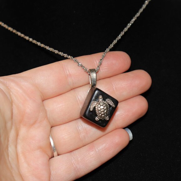 🐢 Silver & Black Turtle Pendant Necklace – 15"  🖤 - Picture 4 of 6